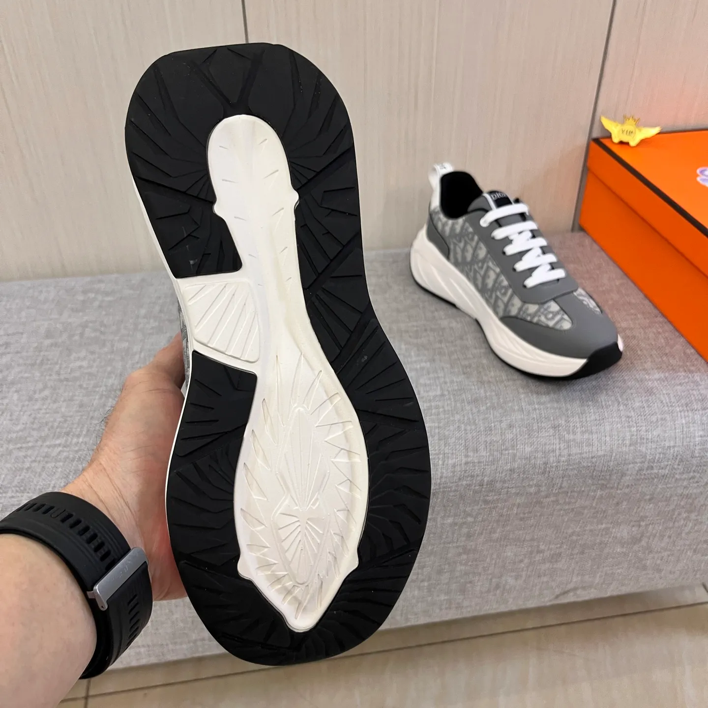 🚘🚘Factory batch 460 men's shoes💰[Dior]🔥 High-end men's shoes brand official website 1:1 latest masterpiece: uppers are made of Italian imported first-layer cowhide with comfortable and breathable lining➕original non-slip and wear-resistant outsole🔥, making walking more convenient and comfortable! An exclusive new model, a stunning work, a beautiful 1:1 replica [color] compared to the official quality! Create a fashionable personality to set off your uniqueness! A must-have for trendy men! Classic 🔥Size: 38-44 Color: 🔥 2⃣️colors available🔥.
